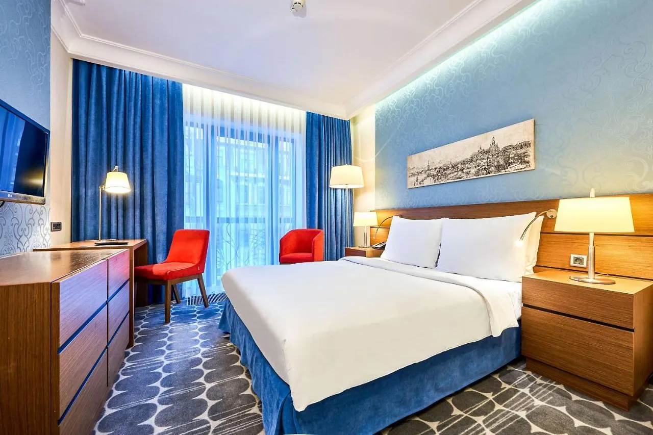 Radisson Blu Hotel, Kyiv Podil City Centre 4*,