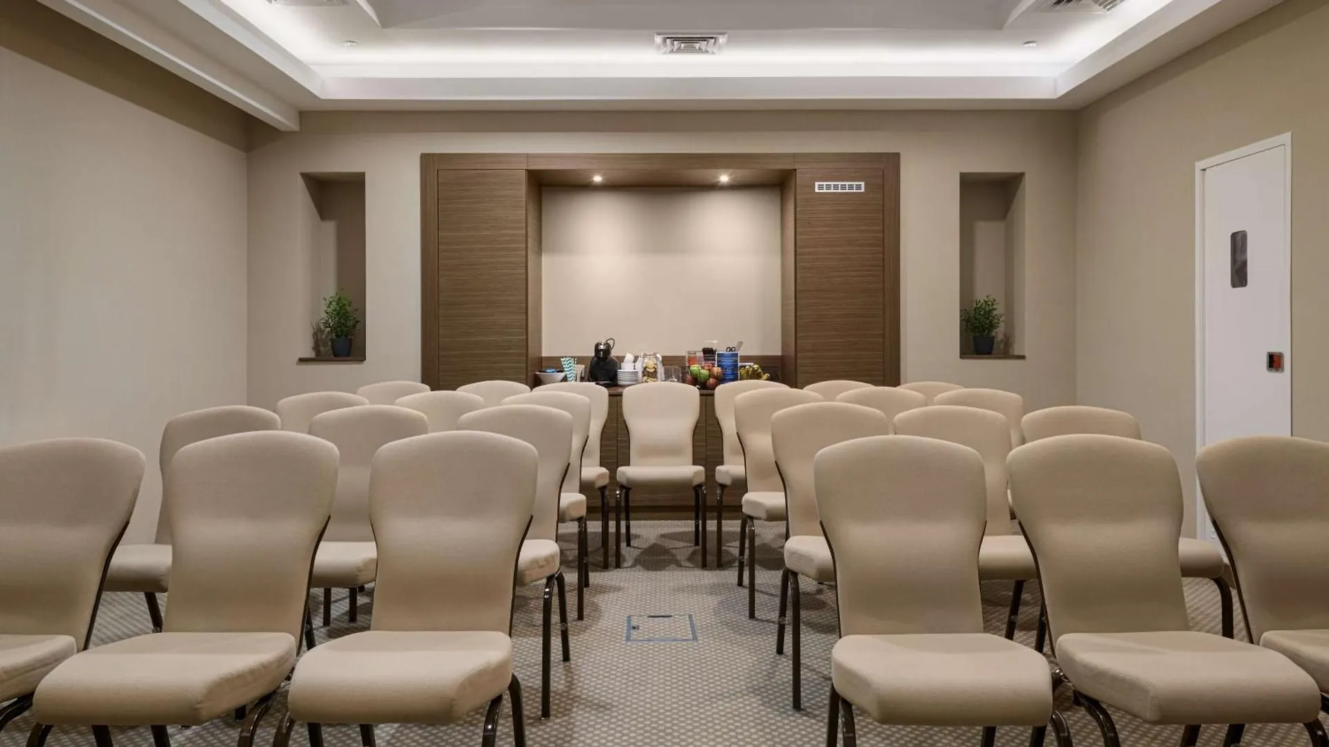 Radisson Blu Hotel, Kyiv Podil City Centre 4*,  Ukraine