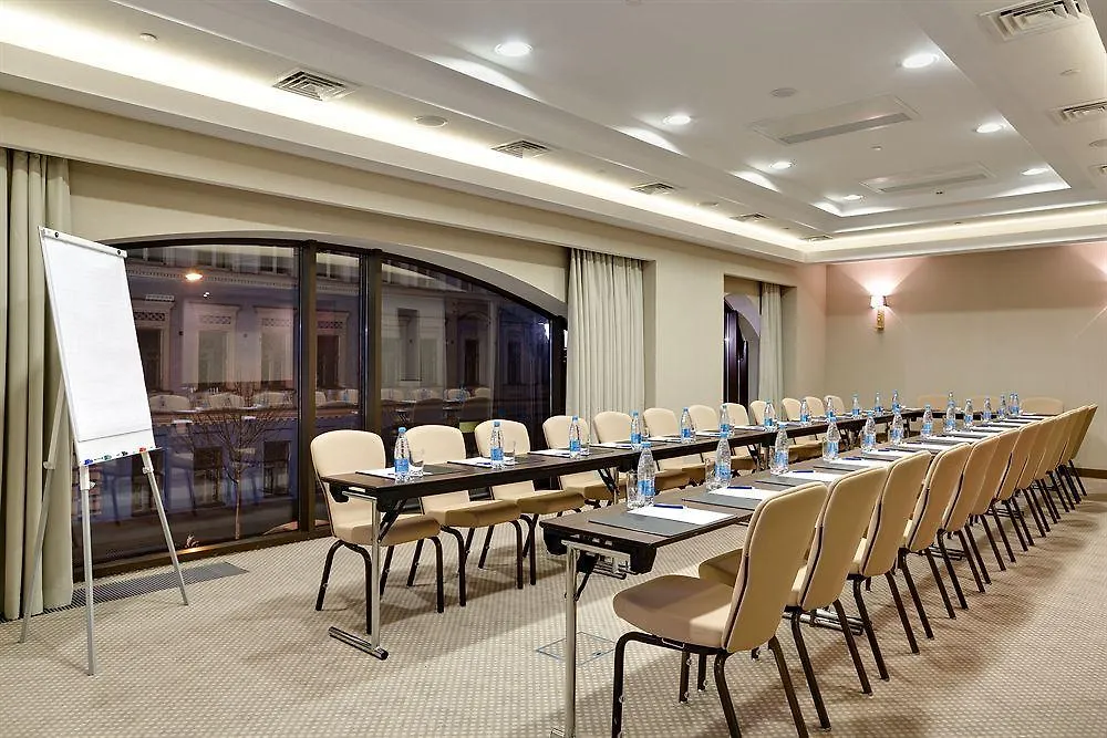 Radisson Blu Hotel, Kyiv Podil City Centre 4*,  Oekraïne