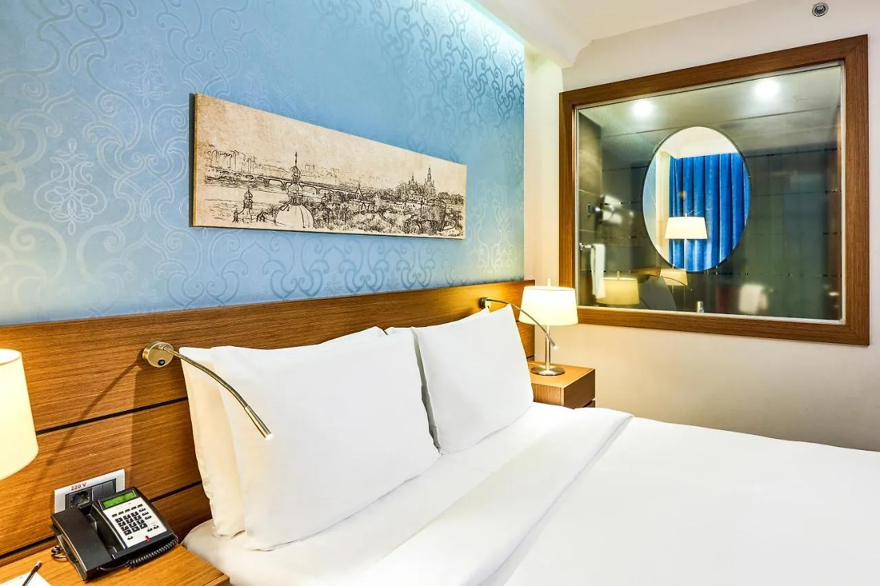 Radisson Blu Hotel, Kyiv Podil City Centre 4*,  Ukraine