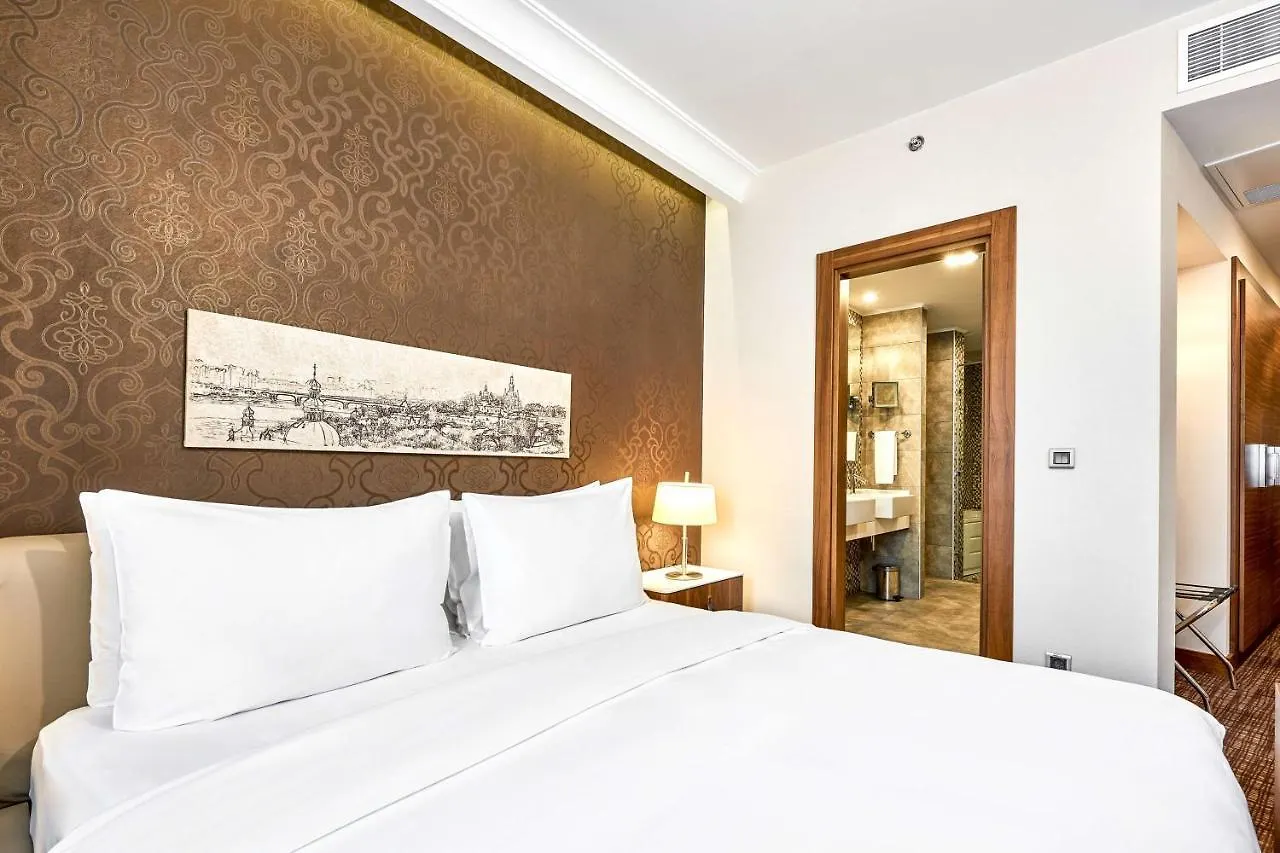 Radisson Blu Hotel, Kyiv Podil City Centre Hotel