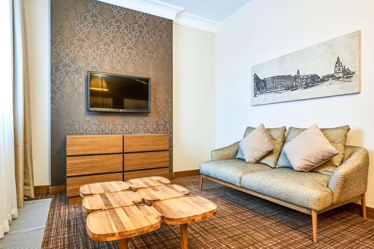 Radisson Blu Hotel, Kyiv Podil City Centre 4*,